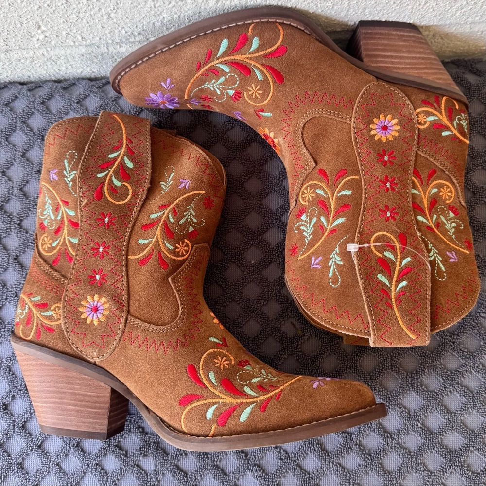 Dingo Women's Sugar Bug Suede Fashion Booties Camel Brown Size 7 - Picture 4 of 10